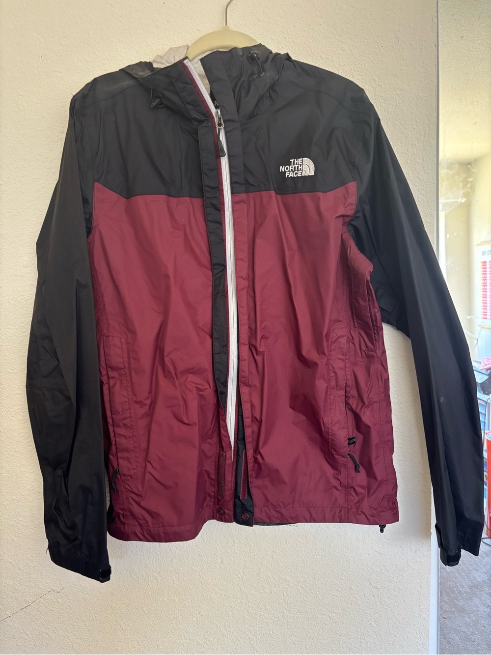 The North Face Men's Hooded Jacket in Black and Burgundy